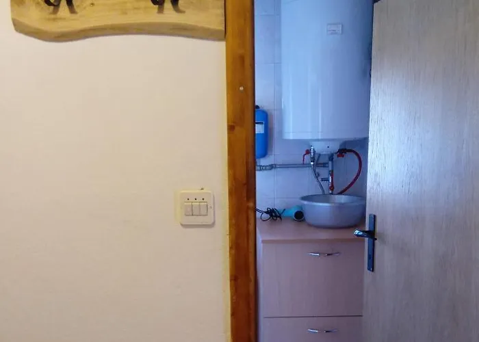 Mountain House Minka